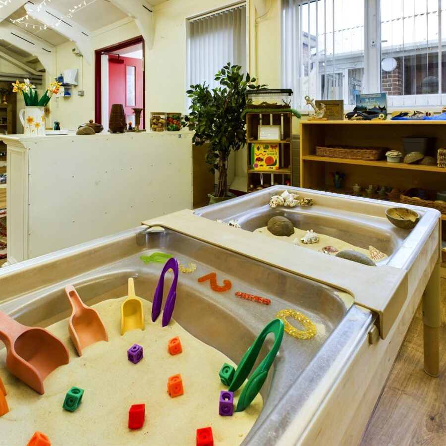 CAM04184G0-PR0032-STILL075