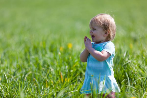 a child clapping to represent your child's love language