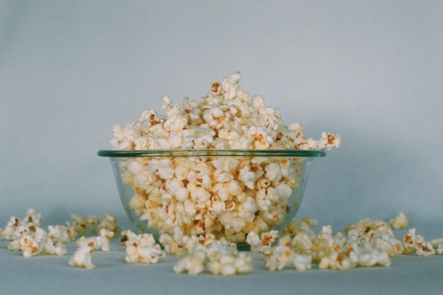 popcorn in a bowl to represent packed lunch ideas