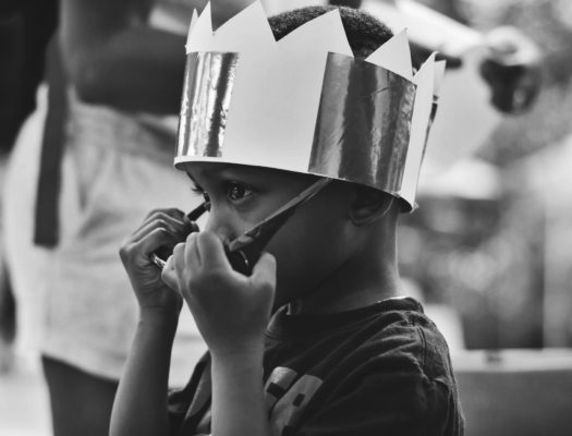 boy wearing a crown to represent coronation craft ideas